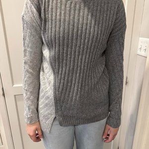 Simply Vera Wang Grey Sweater